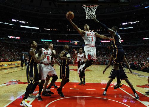  NBA杯八强战火一触即发：雄鹿魔术巅峰对决，独行侠雷霆攻防大战